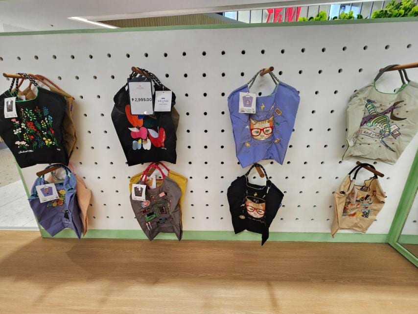 ball & chain bags at sm north edsa